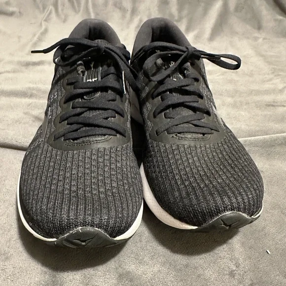 Mizuno Women’s Wave Runner 25 
Size 10 - Picture 2 of 8